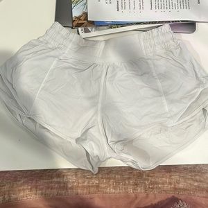 Lulu shorts HOTTY HOT 2.5”